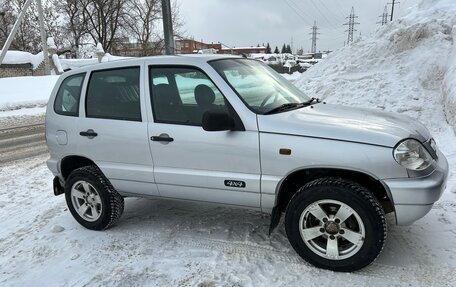 Chevrolet Niva I рестайлинг, 2008 год, 700 000 рублей, 3 фотография