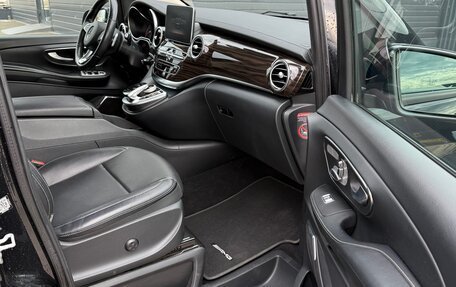 Mercedes-Benz V-Класс, 2017 год, 4 950 000 рублей, 6 фотография