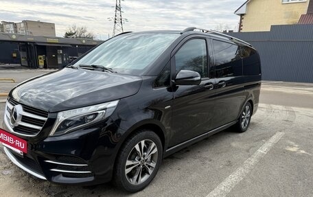 Mercedes-Benz V-Класс, 2017 год, 4 950 000 рублей, 2 фотография