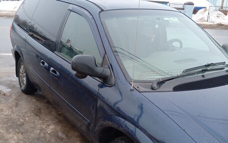 Chrysler Town & Country IV, 2003 год, 500 000 рублей, 2 фотография