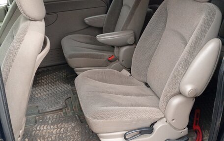 Chrysler Town & Country IV, 2003 год, 500 000 рублей, 13 фотография