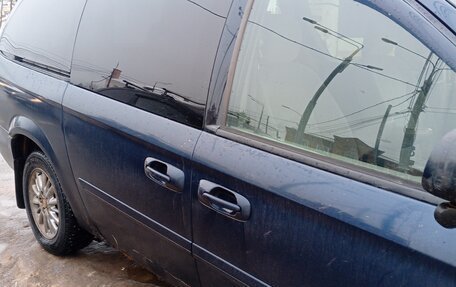 Chrysler Town & Country IV, 2003 год, 500 000 рублей, 3 фотография