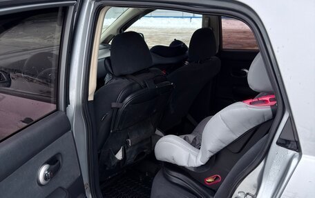 Nissan Tiida, 2010 год, 650 000 рублей, 9 фотография