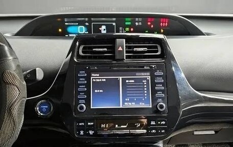 Toyota Prius IV XW50, 2022 год, 1 890 000 рублей, 15 фотография