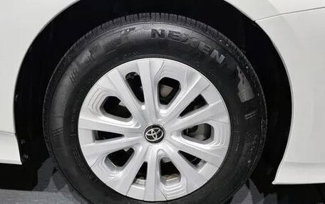 Toyota Prius IV XW50, 2022 год, 1 890 000 рублей, 21 фотография