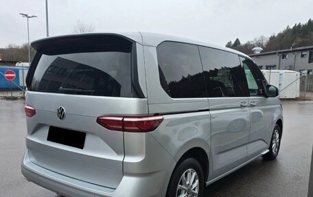 Volkswagen Multivan, 2022 год, 4 100 000 рублей, 3 фотография