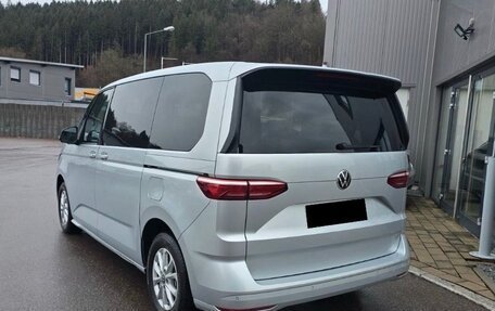 Volkswagen Multivan, 2022 год, 4 100 000 рублей, 4 фотография