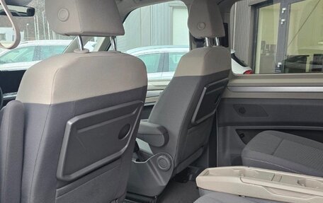 Volkswagen Multivan, 2022 год, 4 100 000 рублей, 7 фотография