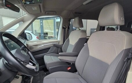 Volkswagen Multivan, 2022 год, 4 100 000 рублей, 6 фотография