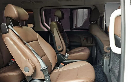 Hyundai Grand Starex Grand Starex I рестайлинг 2, 2021 год, 2 590 000 рублей, 7 фотография