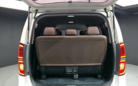 Hyundai Grand Starex Grand Starex I рестайлинг 2, 2021 год, 2 590 000 рублей, 10 фотография