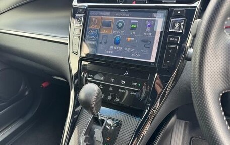 Toyota Harrier, 2018 год, 1 990 000 рублей, 13 фотография