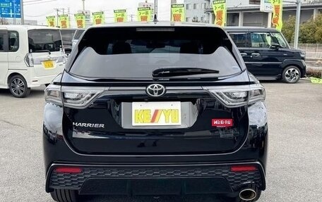 Toyota Harrier, 2018 год, 1 990 000 рублей, 6 фотография