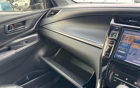 Toyota Harrier, 2018 год, 1 990 000 рублей, 21 фотография