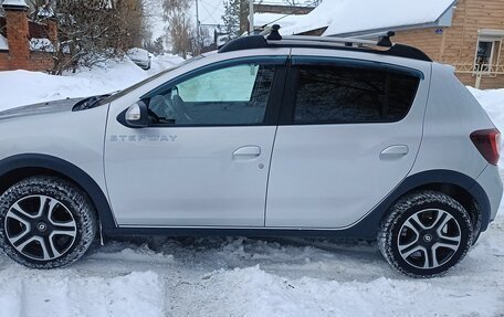 Renault Sandero II рестайлинг, 2019 год, 1 000 000 рублей, 6 фотография