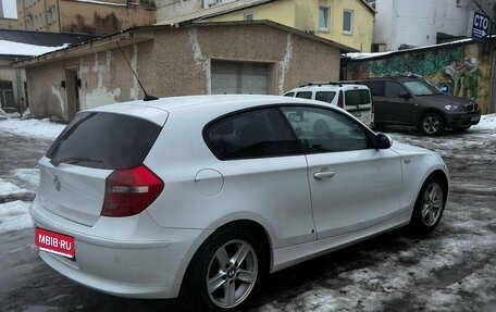 BMW 1 серия, 2008 год, 600 000 рублей, 1 фотография