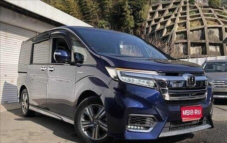 Honda Stepwgn IV, 2017 год, 1 890 000 рублей, 1 фотография