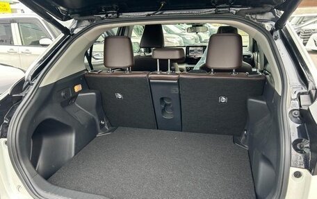 Toyota Yaris Cross, 2022 год, 1 909 020 рублей, 3 фотография