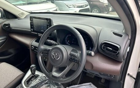 Toyota Yaris Cross, 2022 год, 1 909 020 рублей, 7 фотография