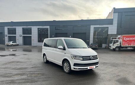 Volkswagen Multivan T6 рестайлинг, 2015 год, 2 800 000 рублей, 3 фотография