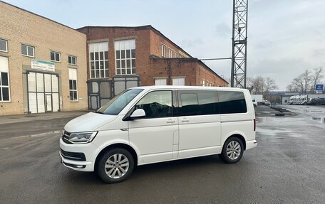 Volkswagen Multivan T6 рестайлинг, 2015 год, 2 800 000 рублей, 5 фотография