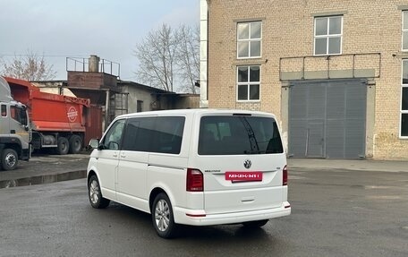 Volkswagen Multivan T6 рестайлинг, 2015 год, 2 800 000 рублей, 6 фотография