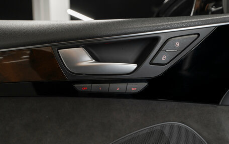 Audi A8, 2015 год, 2 480 000 рублей, 24 фотография