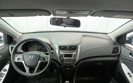 Hyundai Solaris II рестайлинг, 2015 год, 840 000 рублей, 14 фотография