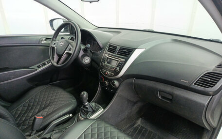 Hyundai Solaris II рестайлинг, 2015 год, 840 000 рублей, 11 фотография