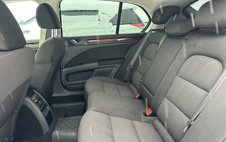 Skoda Superb III рестайлинг, 2012 год, 1 000 000 рублей, 24 фотография