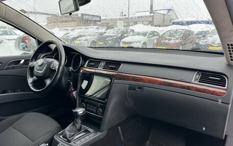 Skoda Superb III рестайлинг, 2012 год, 1 000 000 рублей, 34 фотография