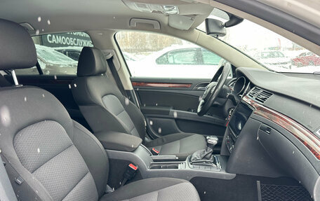 Skoda Superb III рестайлинг, 2012 год, 1 000 000 рублей, 32 фотография