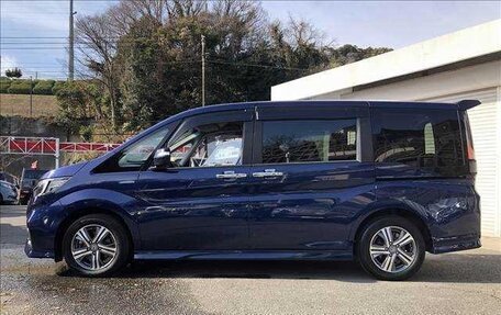 Honda Stepwgn IV, 2017 год, 1 890 000 рублей, 7 фотография