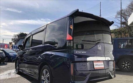 Honda Stepwgn IV, 2017 год, 1 890 000 рублей, 5 фотография