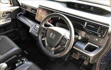 Honda Stepwgn IV, 2017 год, 1 890 000 рублей, 9 фотография