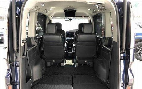 Honda Stepwgn IV, 2017 год, 1 890 000 рублей, 13 фотография