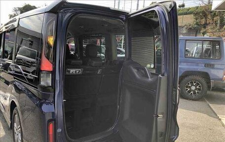 Honda Stepwgn IV, 2017 год, 1 890 000 рублей, 12 фотография