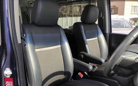 Honda Stepwgn IV, 2017 год, 1 890 000 рублей, 10 фотография