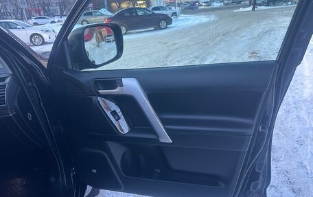 Toyota Land Cruiser Prado 150 рестайлинг 2, 2018 год, 6 700 000 рублей, 8 фотография