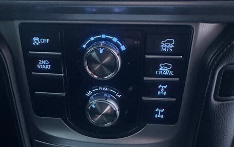 Toyota Land Cruiser Prado 150 рестайлинг 2, 2018 год, 6 700 000 рублей, 21 фотография