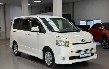 Toyota Voxy II, 2008 год, 1 195 000 рублей, 7 фотография