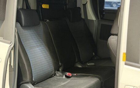 Toyota Voxy II, 2008 год, 1 195 000 рублей, 13 фотография