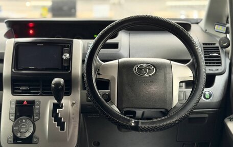 Toyota Voxy II, 2008 год, 1 195 000 рублей, 10 фотография