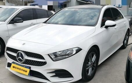 Mercedes-Benz A-Класс, 2023 год, 1 910 000 рублей, 3 фотография