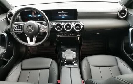 Mercedes-Benz A-Класс, 2023 год, 1 910 000 рублей, 10 фотография