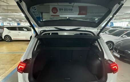 Volkswagen Tiguan II, 2023 год, 2 720 000 рублей, 10 фотография