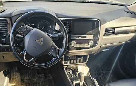 Mitsubishi Outlander III рестайлинг 3, 2019 год, 2 000 000 рублей, 4 фотография