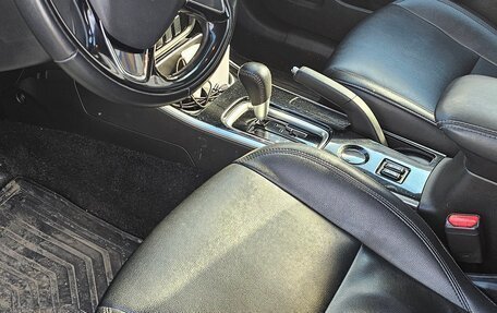 Mitsubishi Outlander III рестайлинг 3, 2019 год, 2 000 000 рублей, 9 фотография