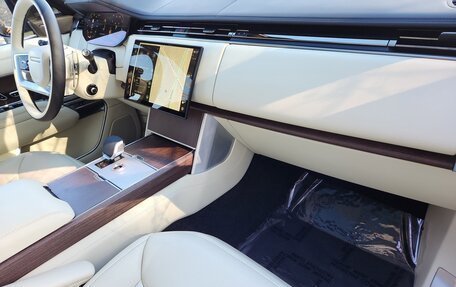 Land Rover Range Rover IV рестайлинг, 2024 год, 15 570 000 рублей, 11 фотография