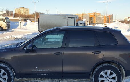 Volkswagen Touareg III, 2011 год, 1 400 000 рублей, 2 фотография